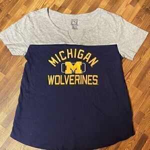Knights Apparel women’s University of Michigan, short sleeve T-shirt. Size S.